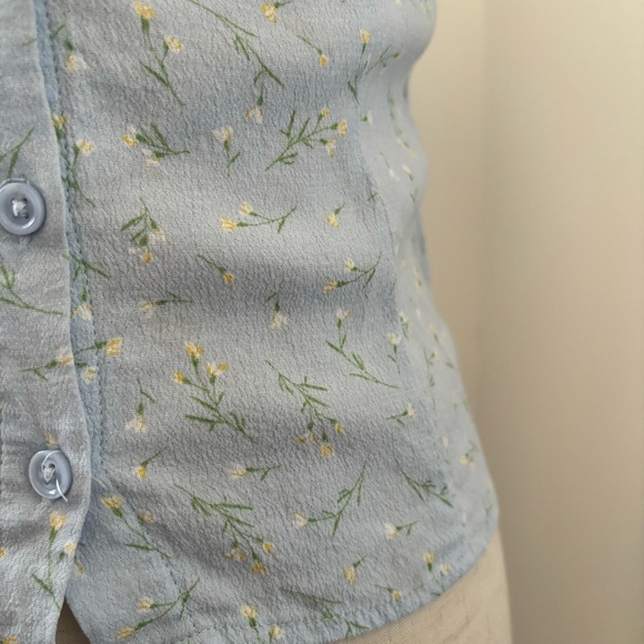 Elodie Light Blue w/ Delicate Floral Print Short Puff Sleeve Bodice Style Top - Picture 5 of 12